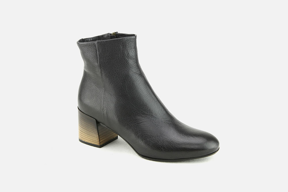 alberto fermani chelsea boots