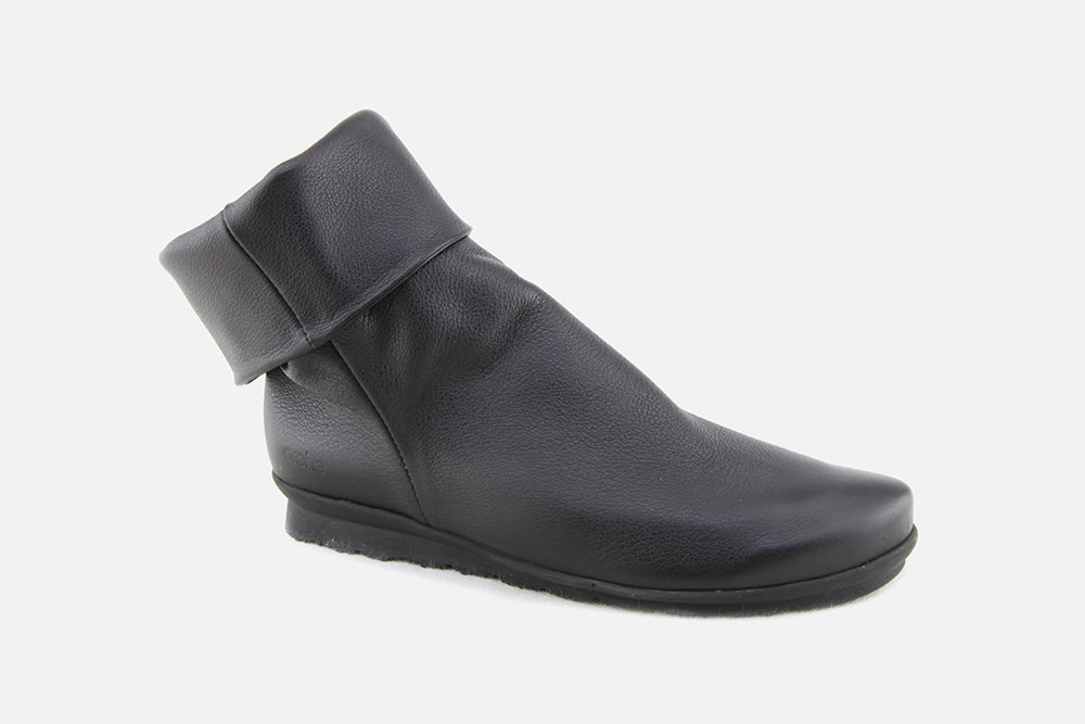 rocky chelsea boots