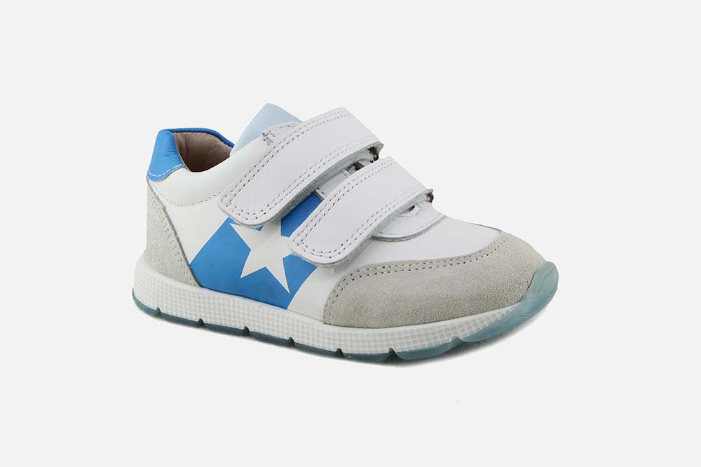 Used baby shoes with Velcro closure Schoenen Jongensschoenen Sneakers & Sportschoenen 