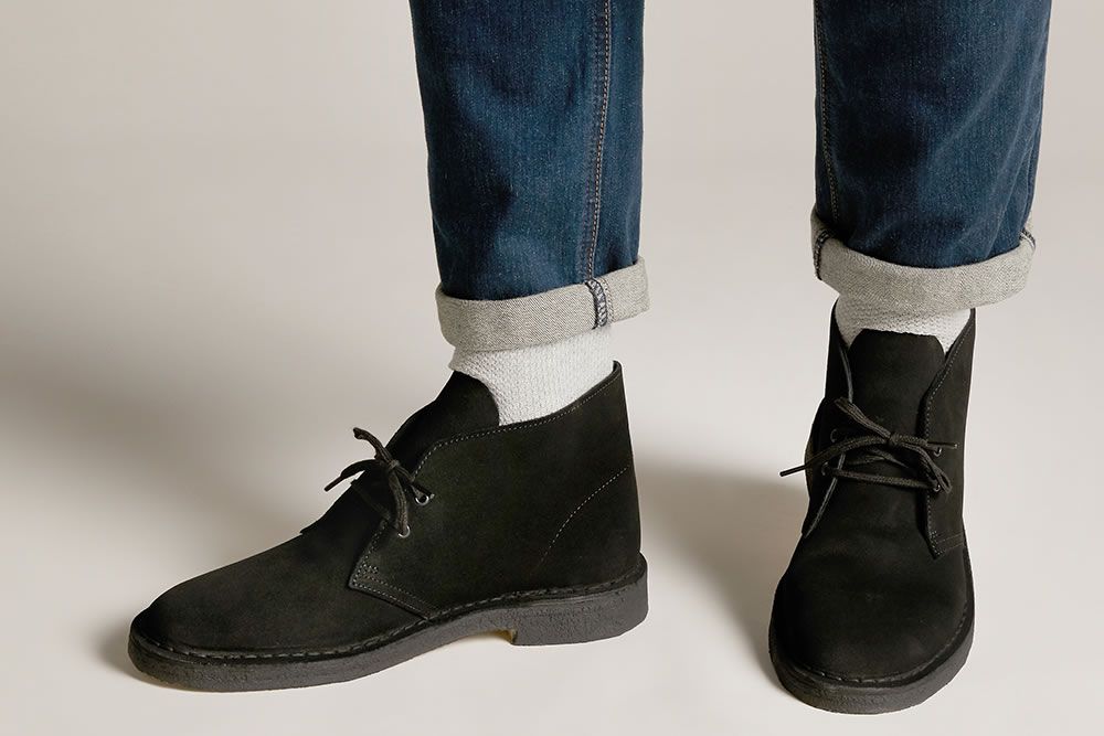 clarks desert chukka black