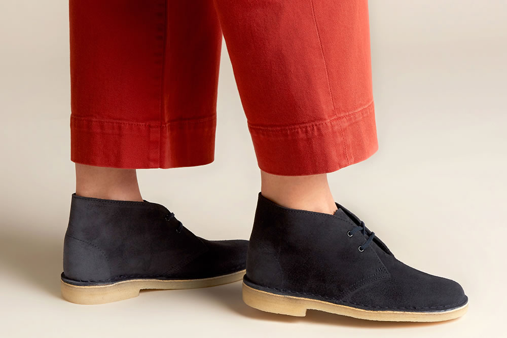 clarks desert boot ink suede