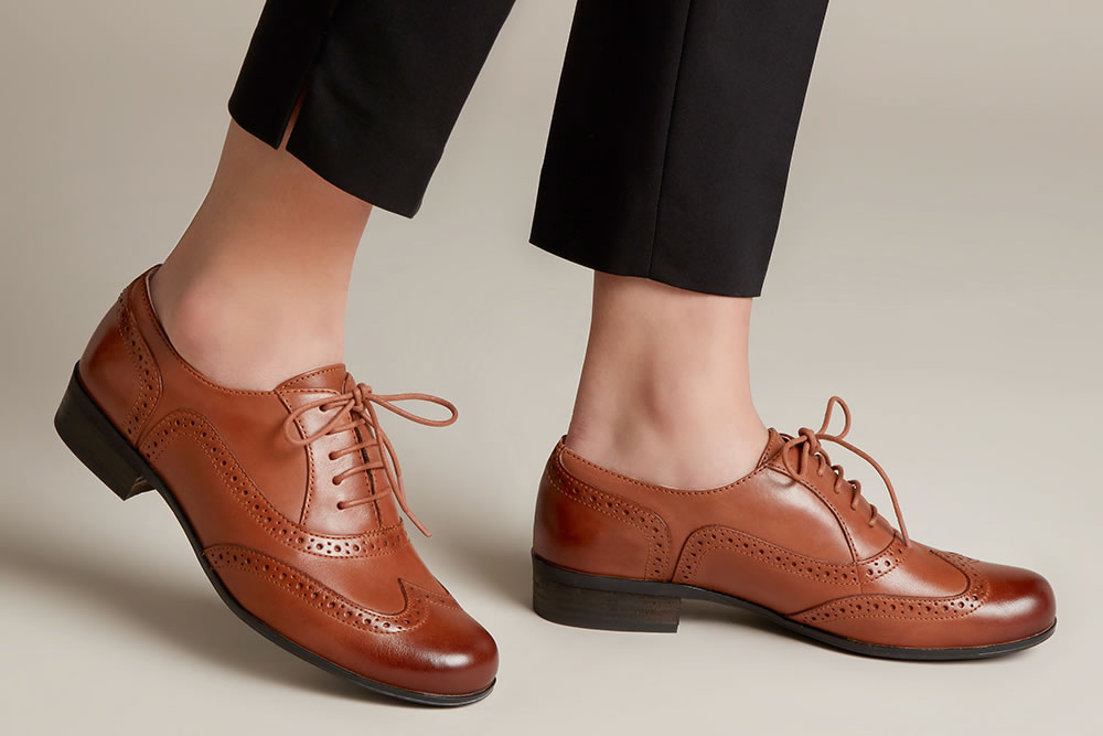 Clarks - HAMBLE OAK TAN Derbies on La 