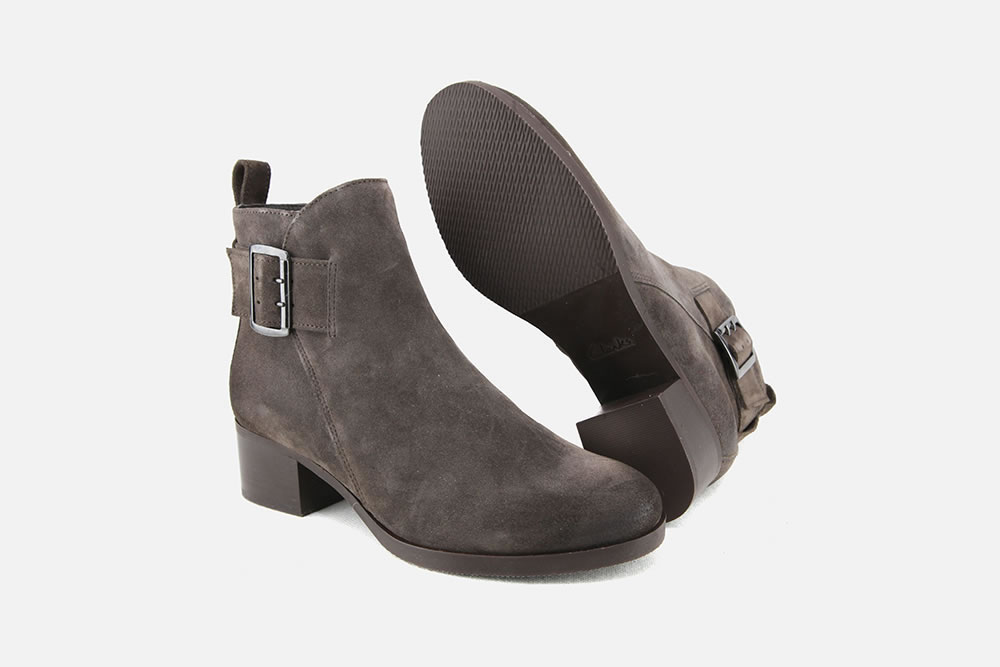 Details about   Ladies Clarks 'Mila Charm' Block Heel Leather Zip Up Ankle Boots 