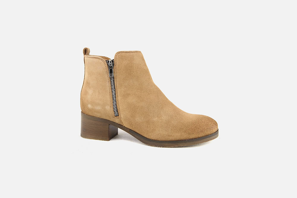 clarks tan ankle boots