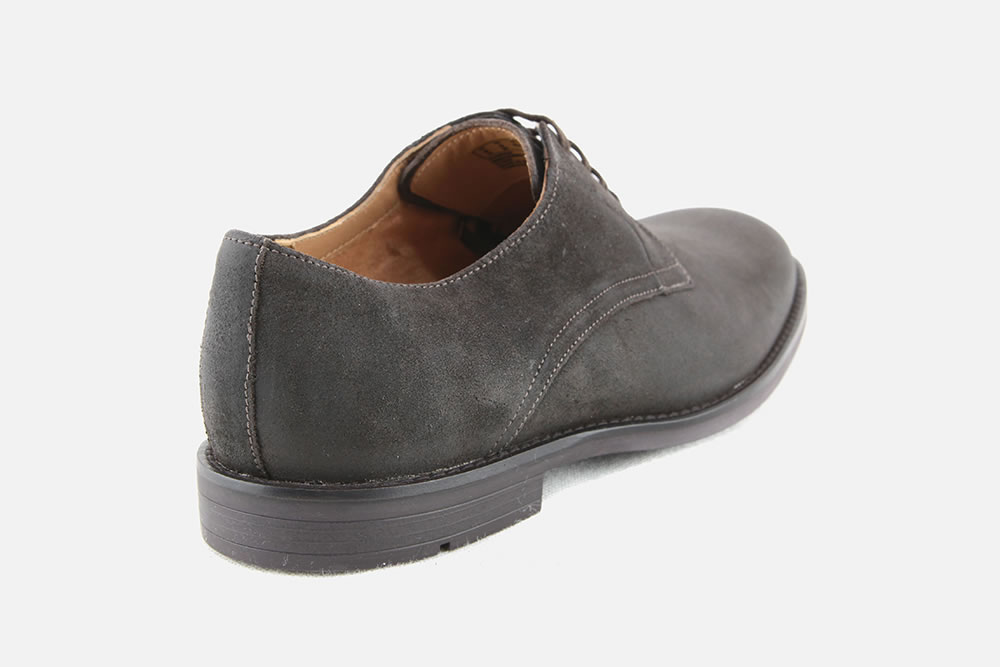 ronnie walk clarks