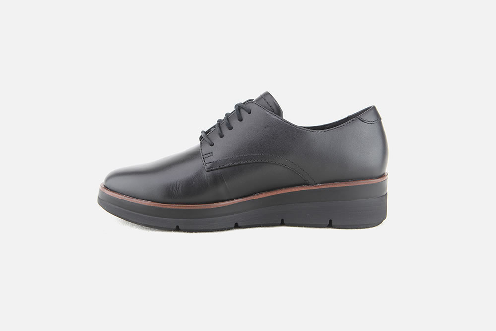 clarks glick darby black patent