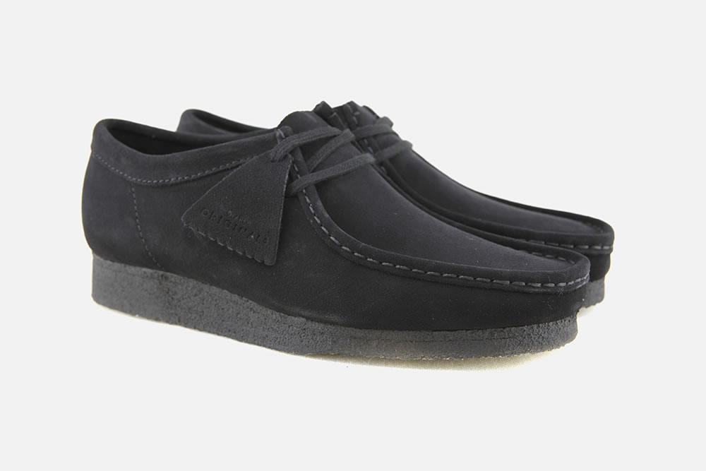 black clarks wallabees suede