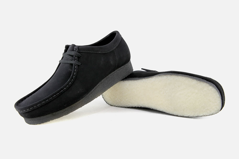 clarks wallabees suede black