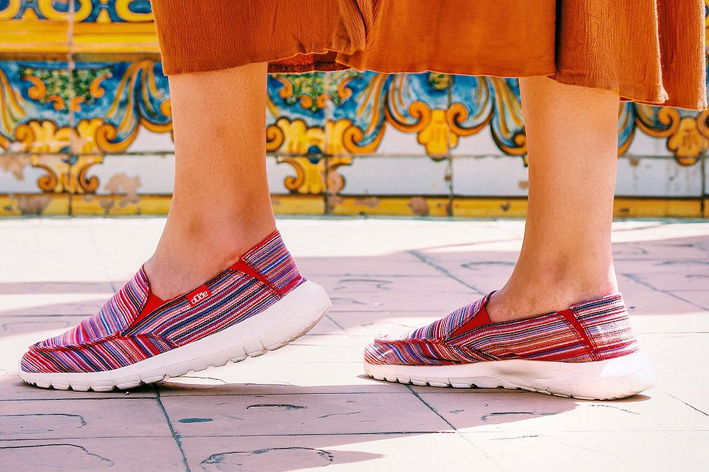 Hey Dude AVA RED IBIZA Chaussures en toile sur labotte