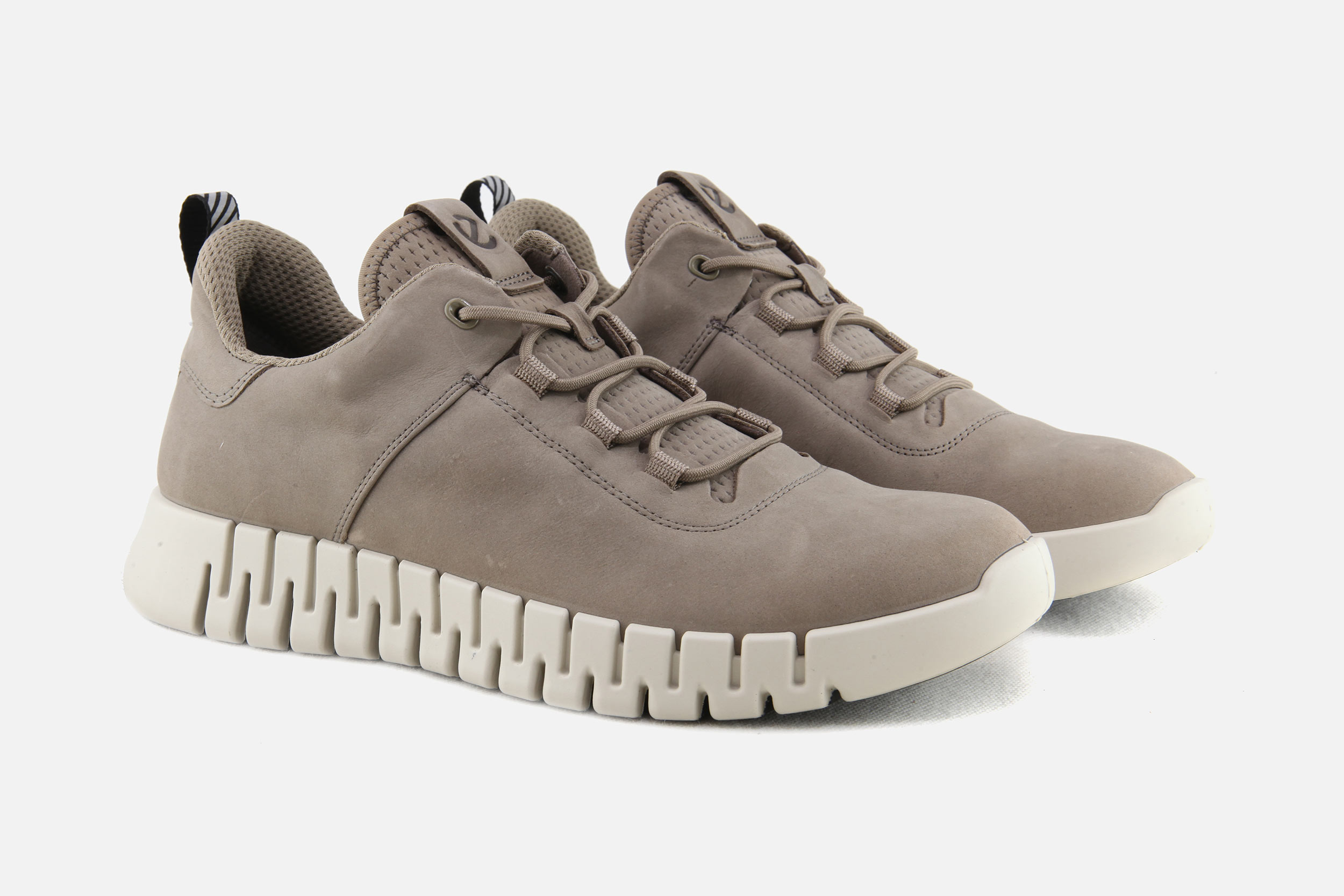 Ecco GRUUV TAUPE MAN Sneakers on labotte