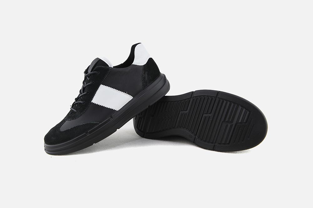 Ecco SOFT X BLACK WHITE Sneakers on labotte