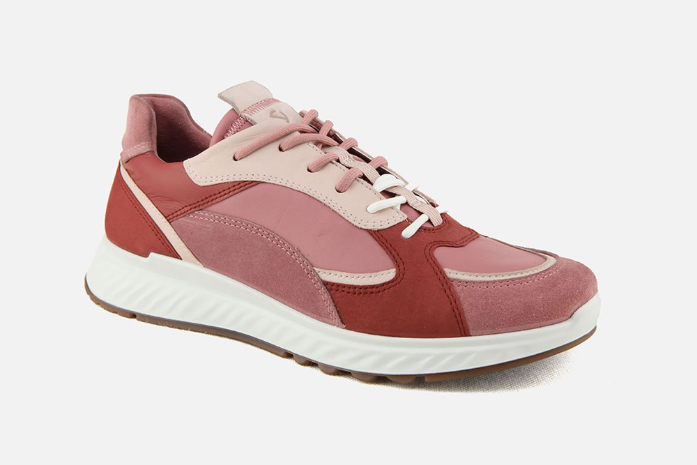 Ecco - ST1W DARK ROSE Sneakers on