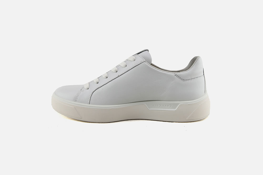Calvin klein tray sneakers deals