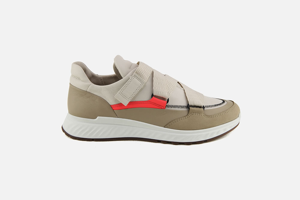 Ecco ST 1 W STRAP SAND Sneakers on labotte