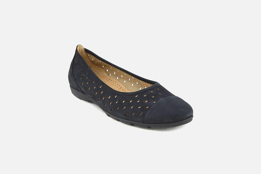 gabor navy pumps