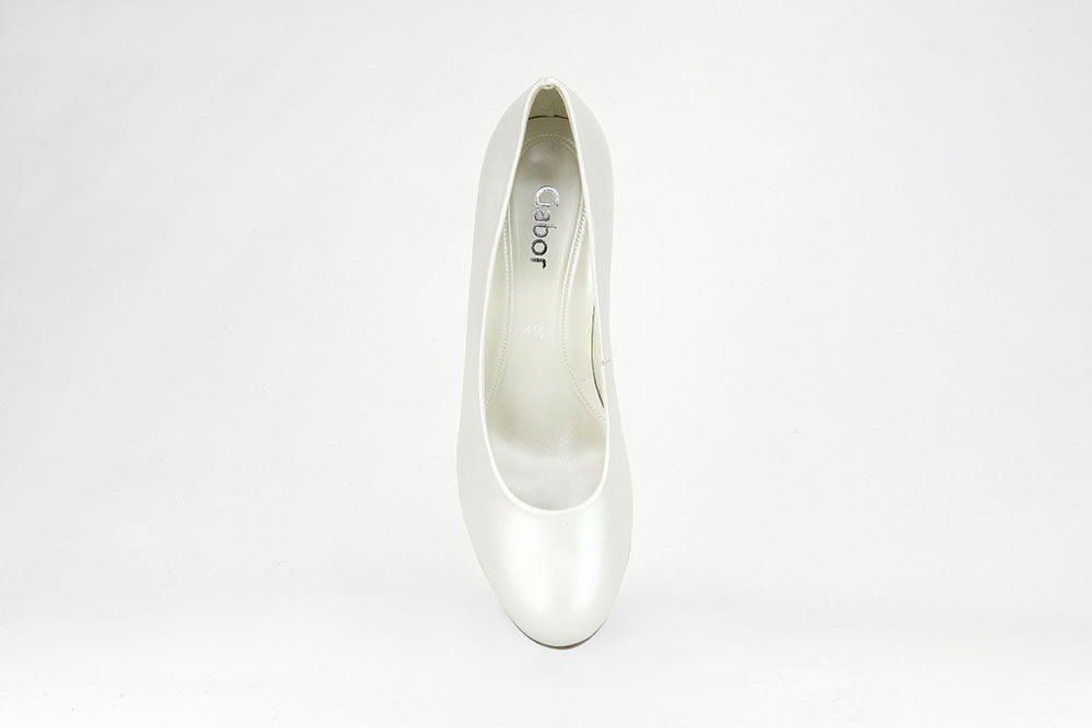 Gabor white sales pumps