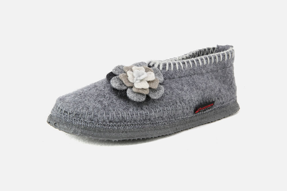 - ENGADINE GRIS Low slippers on
