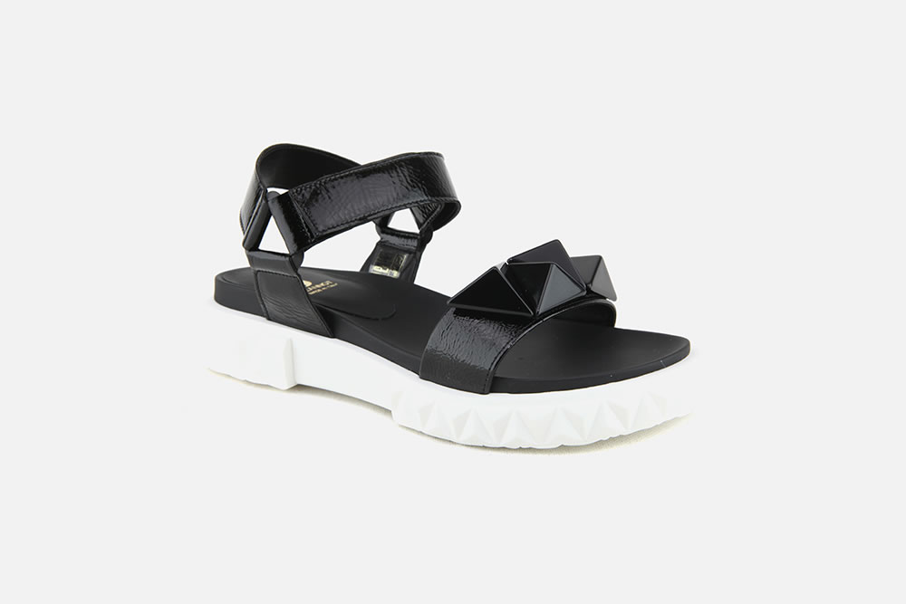 Jeannot verso lack noir Sandales Nu pieds sur labotte