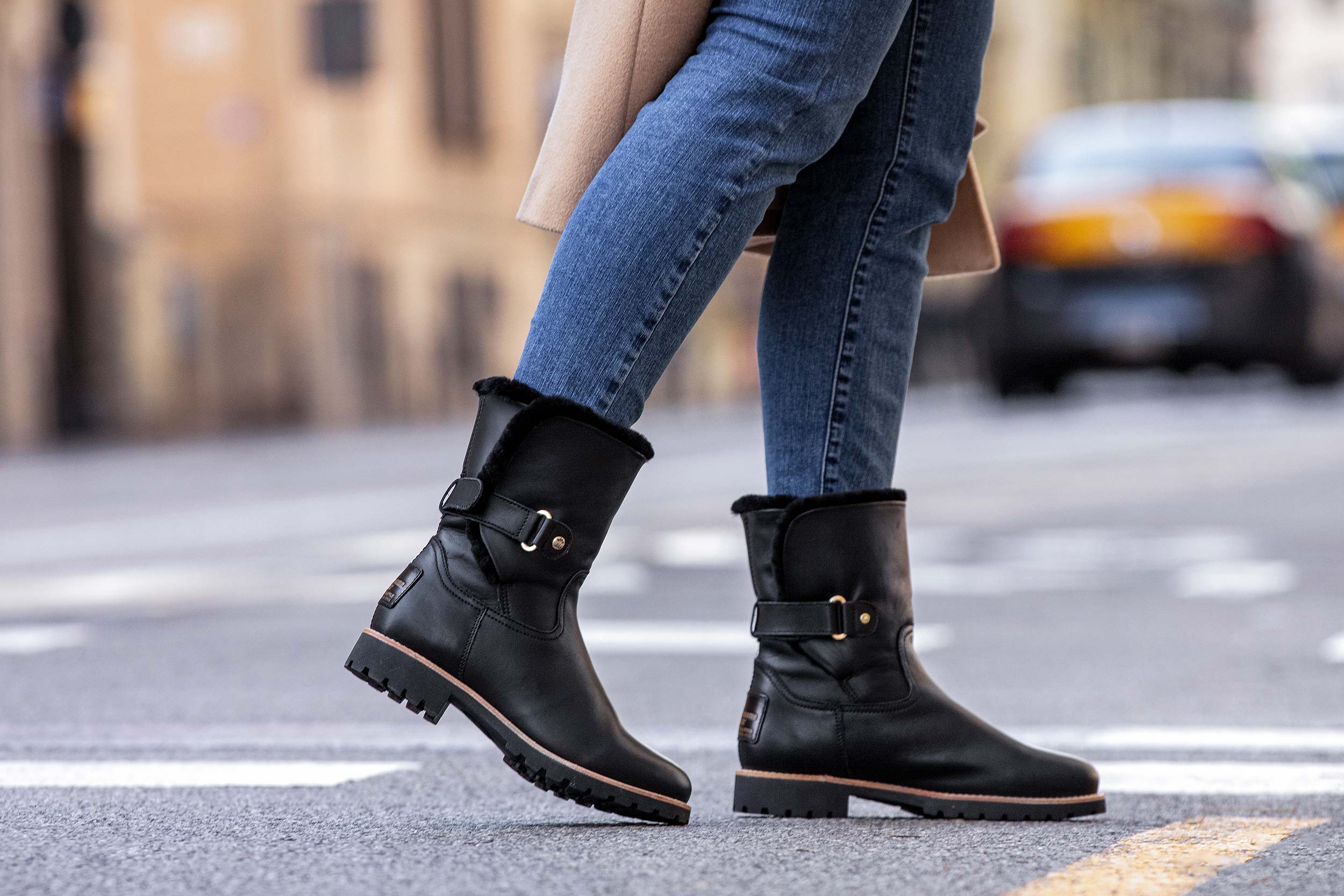 Panama Jack FELIA IGLOO TRAVEL BLACK Ankle boots on labotte