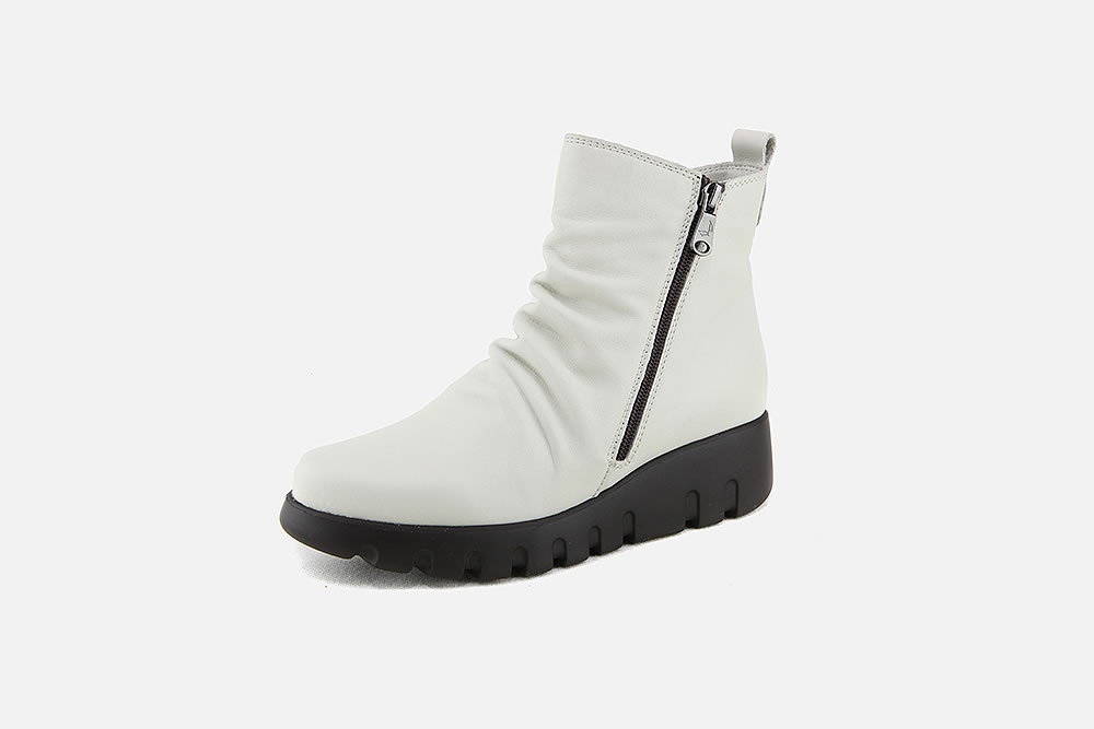 boots paula urban