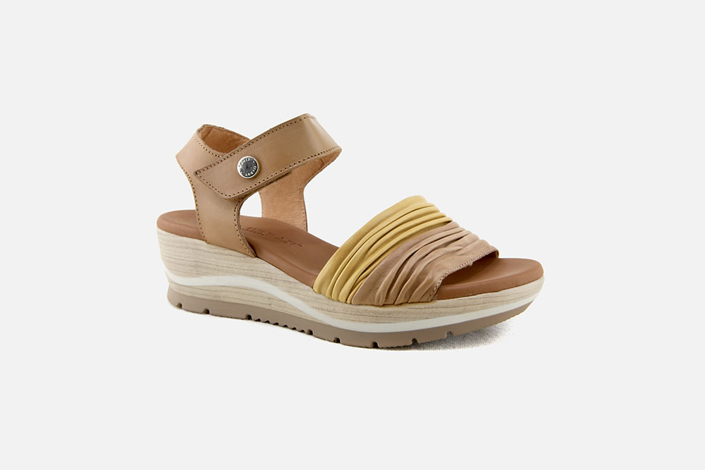 paula urban wedge sandals