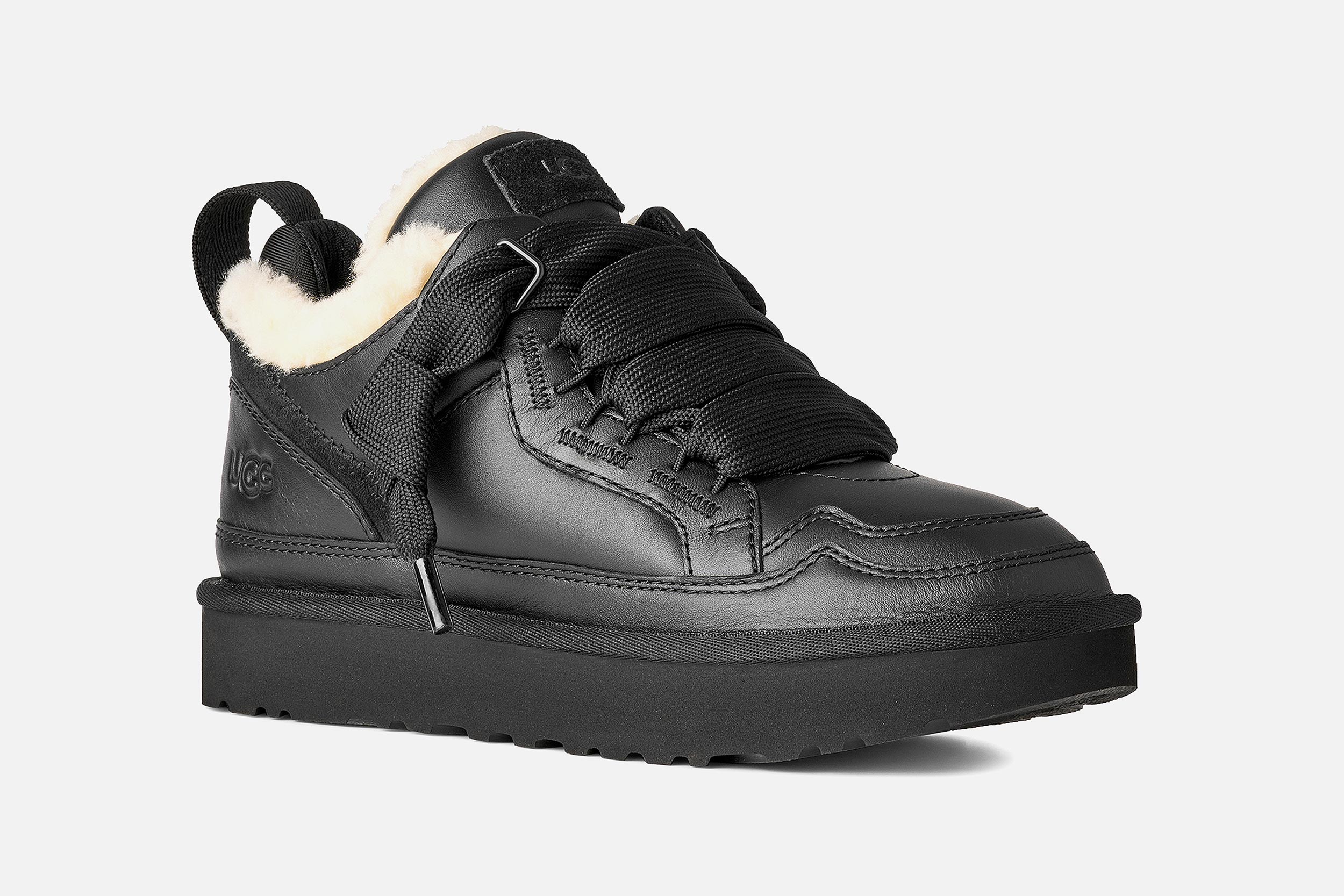 UGG - LOWMEL LTHR BLACK Sneakers on labotte