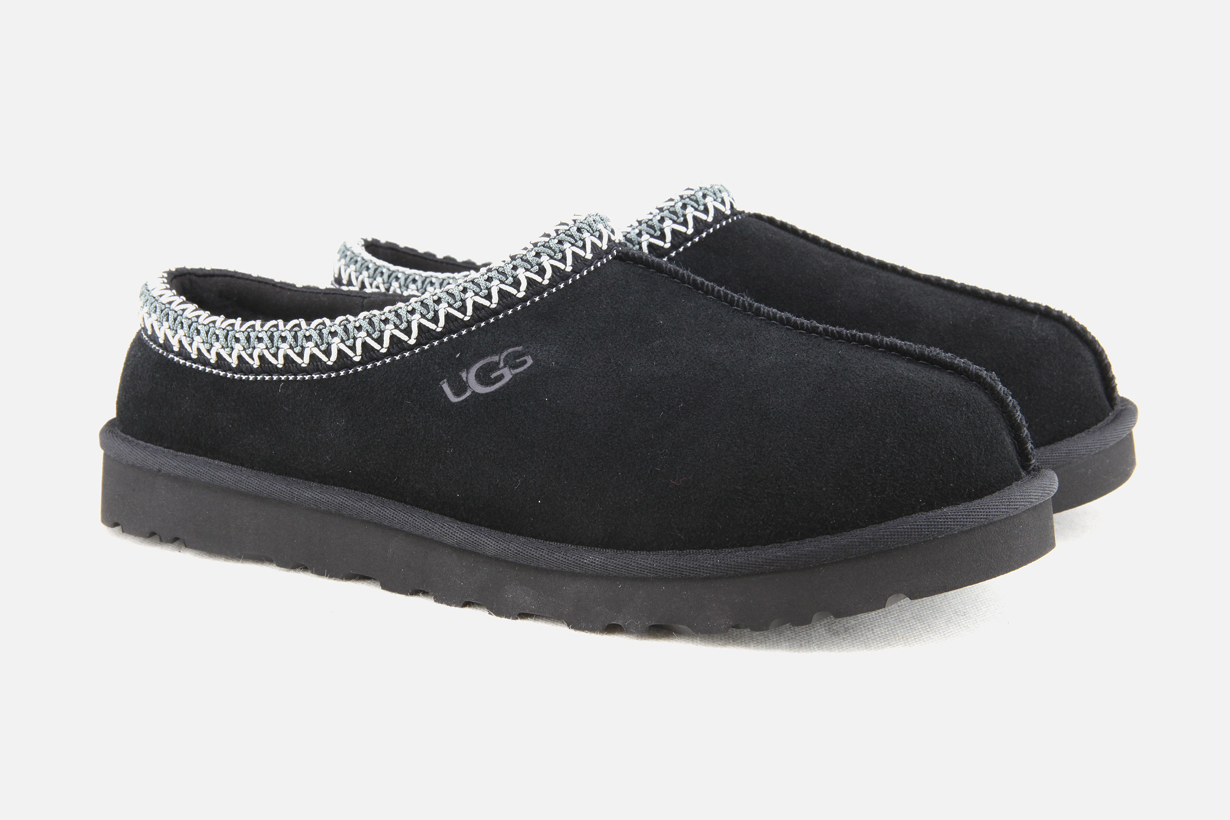 UGG tasman black man Chaussons bas sur labotte