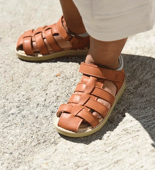 Découvrez notre collection de sandales enfant pour bébé, fille et garçon