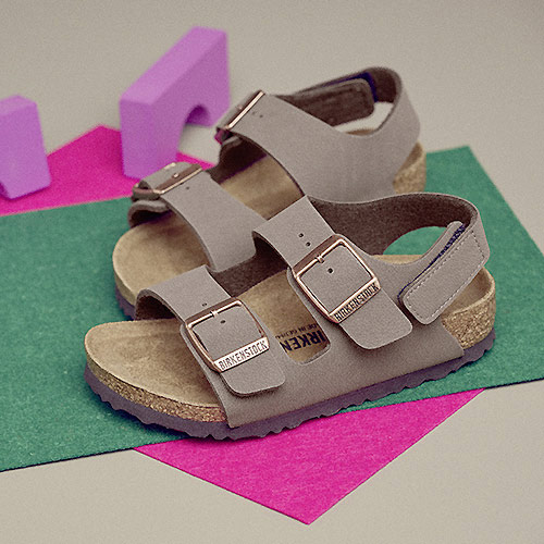 Découvrez notre collection de sandales, nu-pieds, tongs Birkenstock pour garçon